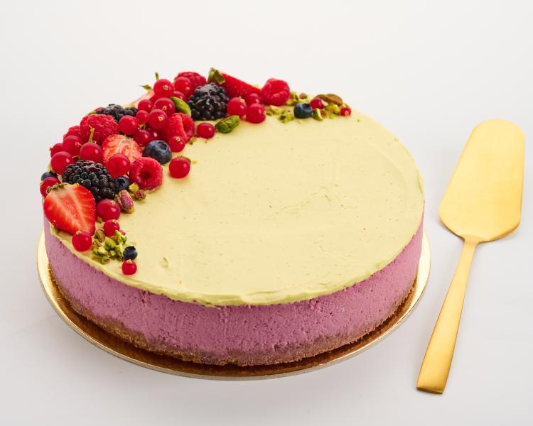 CHEESECAKE LESNÉ OVOCIE - PISTÁCIA